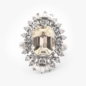 5.06 CT YELLOW SAPPHIRE AND DIAMOND RING (GIA Certified)